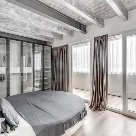Readmyhostprofile! Luxury 4 Bedroom Penthouse Near Duomo